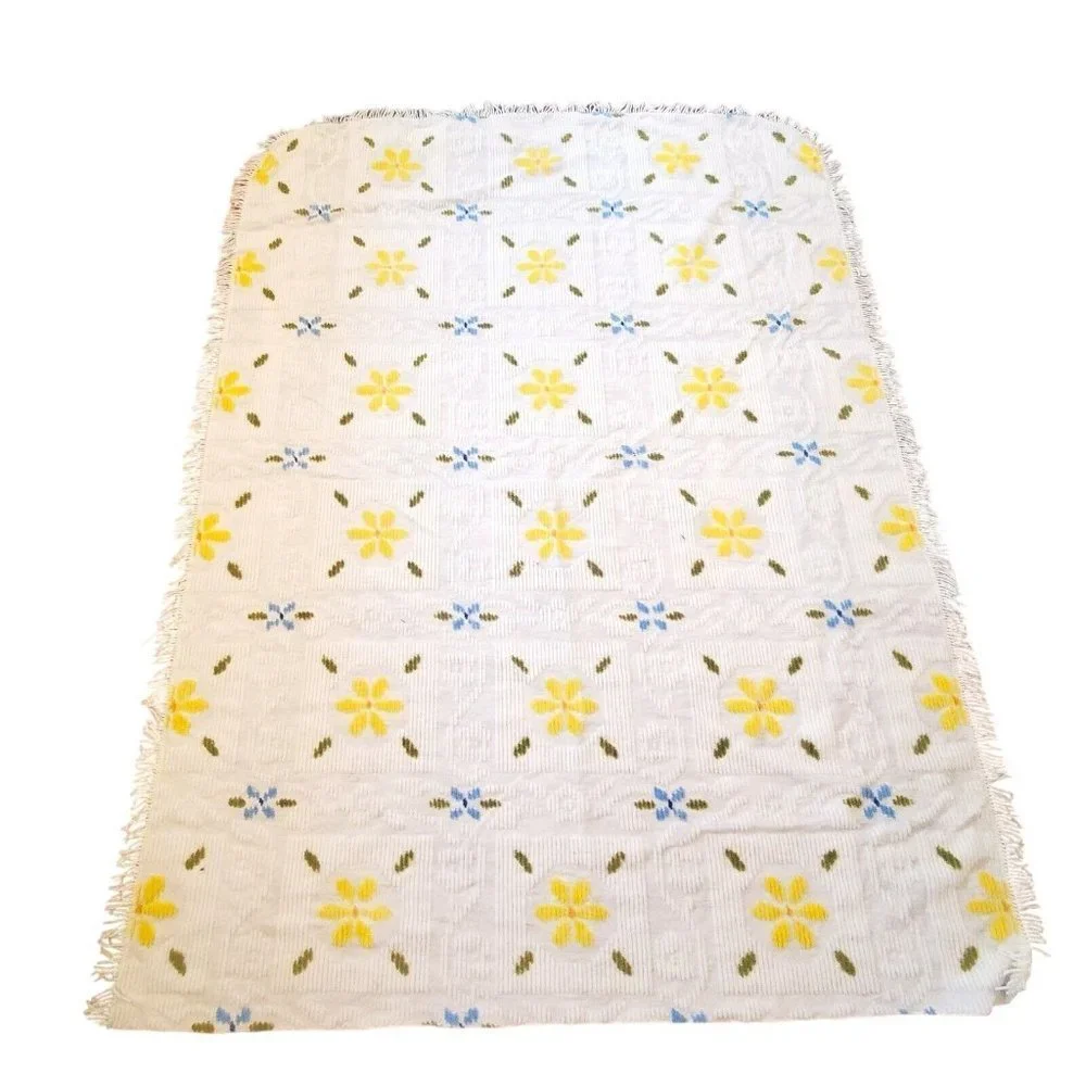 VTG 60s 70s Retro‎ White Chenille Floral Coverlet Comforter Queen Fringe 73X99
